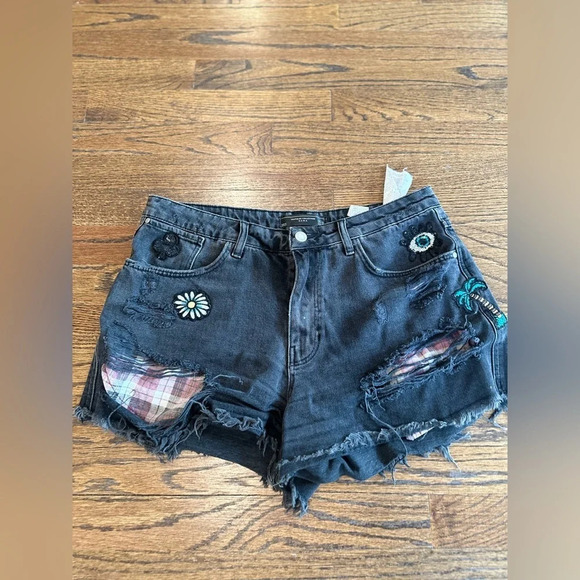 Zara Trafaluc Black Ripped Evil Eye, Palm, Ice Cream Patch Shorts size 8/40 1086 - Picture 2 of 12